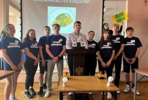 Tydzień Ekonomistów i Księgowych. Dzień drugi – Familiada